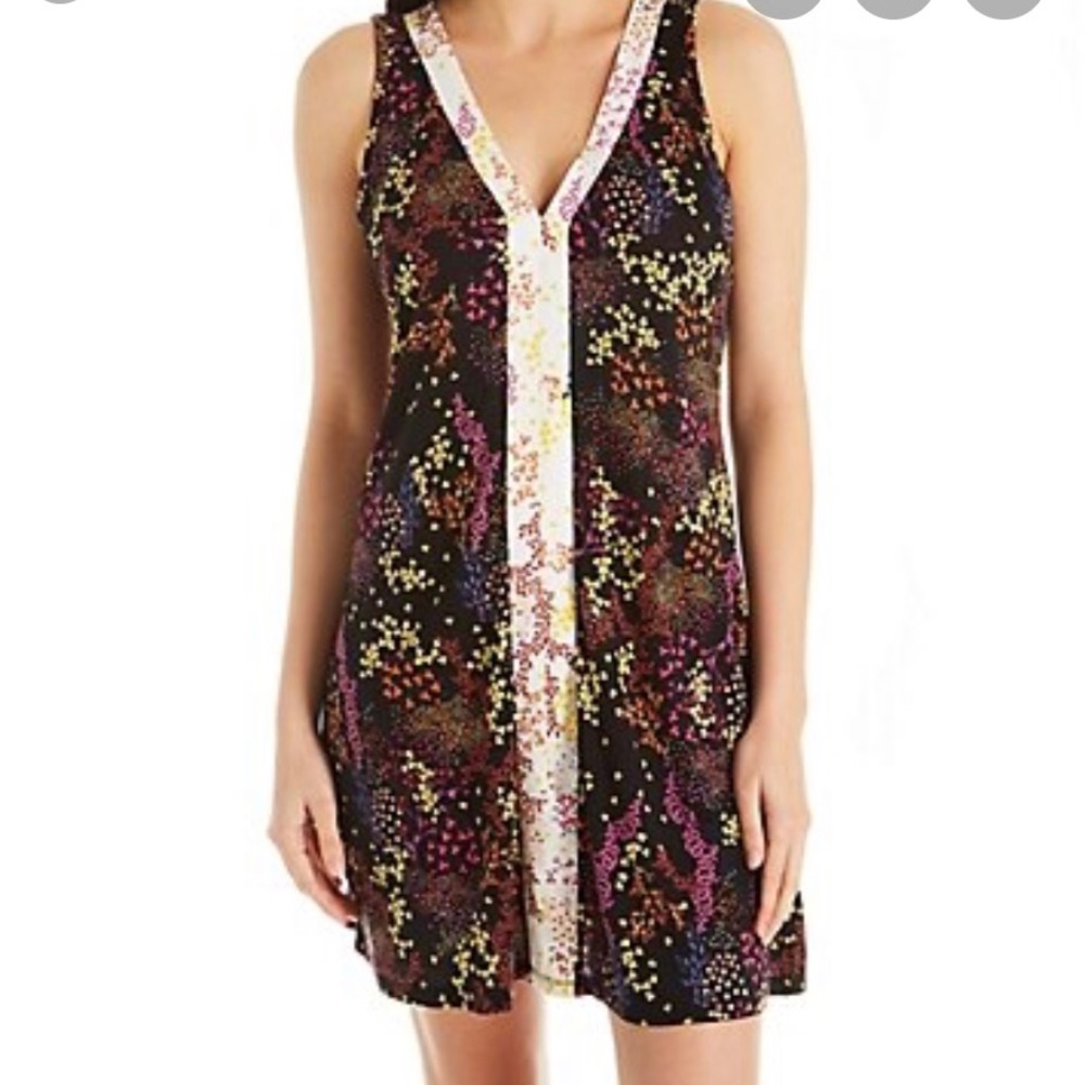 Tahari chemise